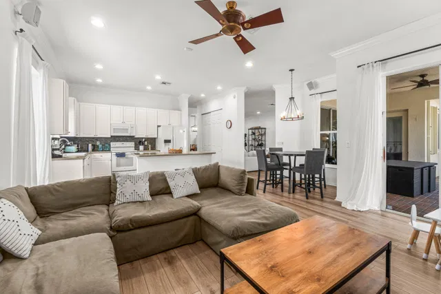 Residence photo 6