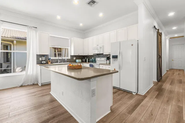 Residence photo 32