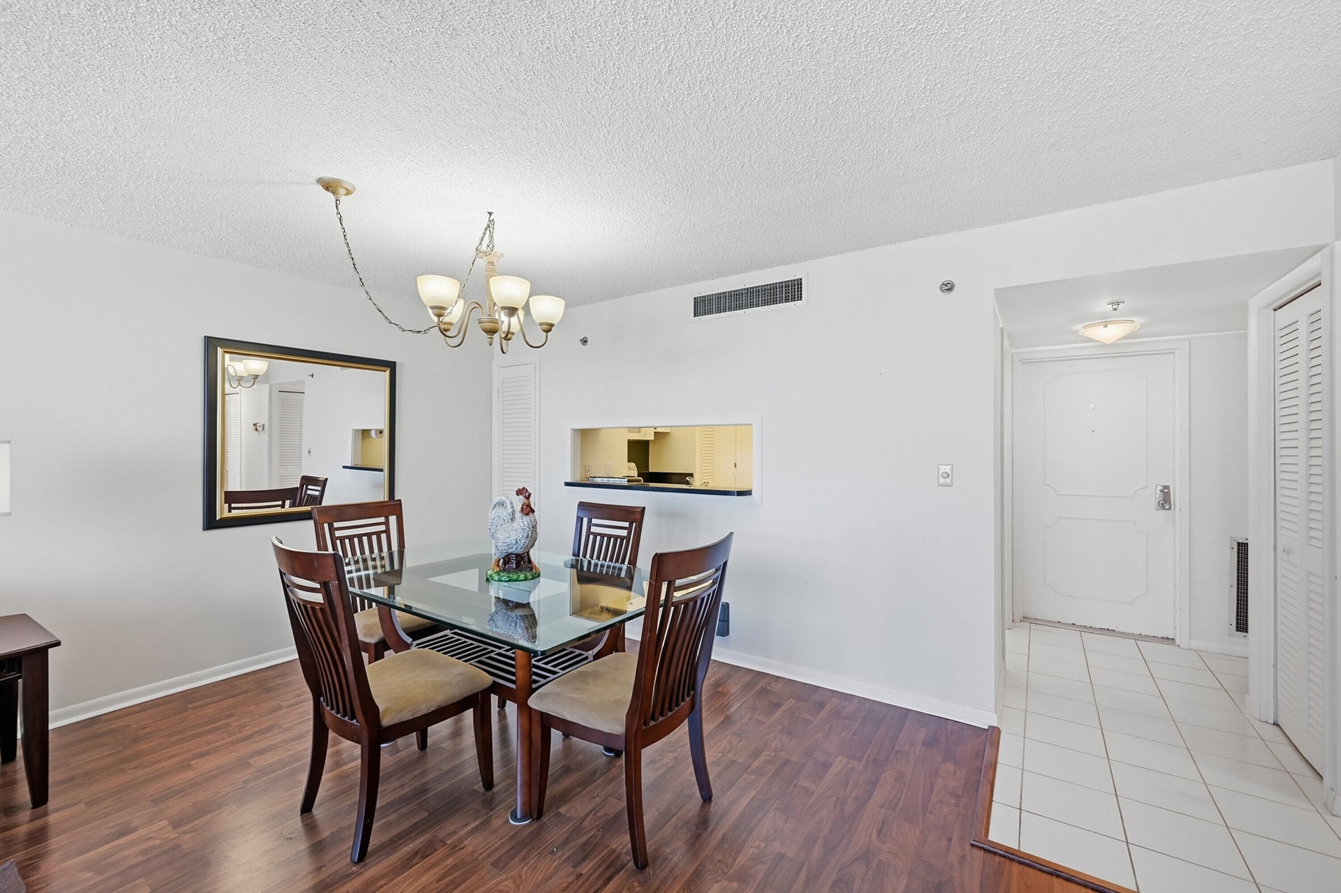 Unit 512 photo 6