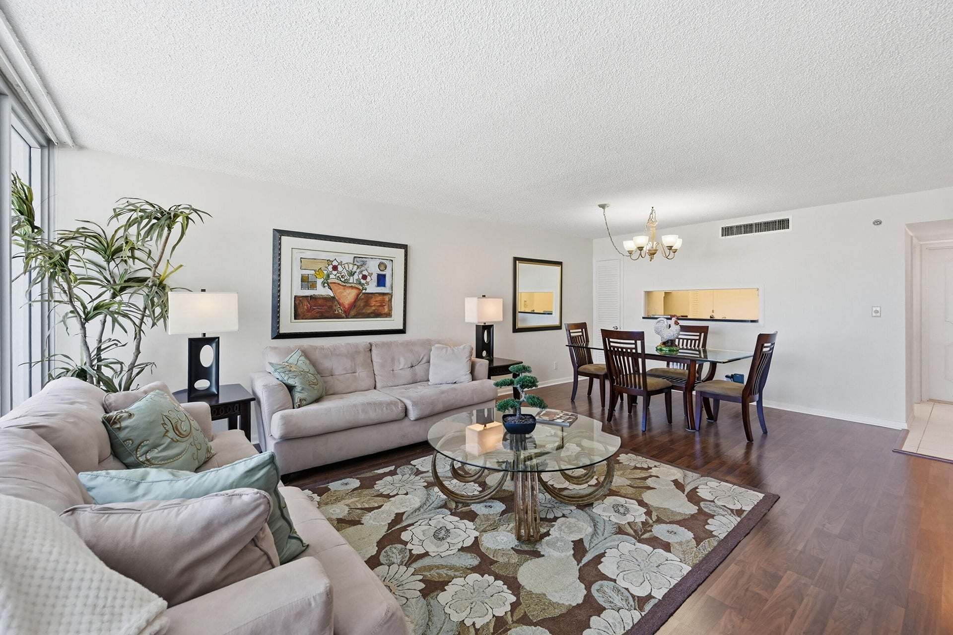 Unit 512 photo 7