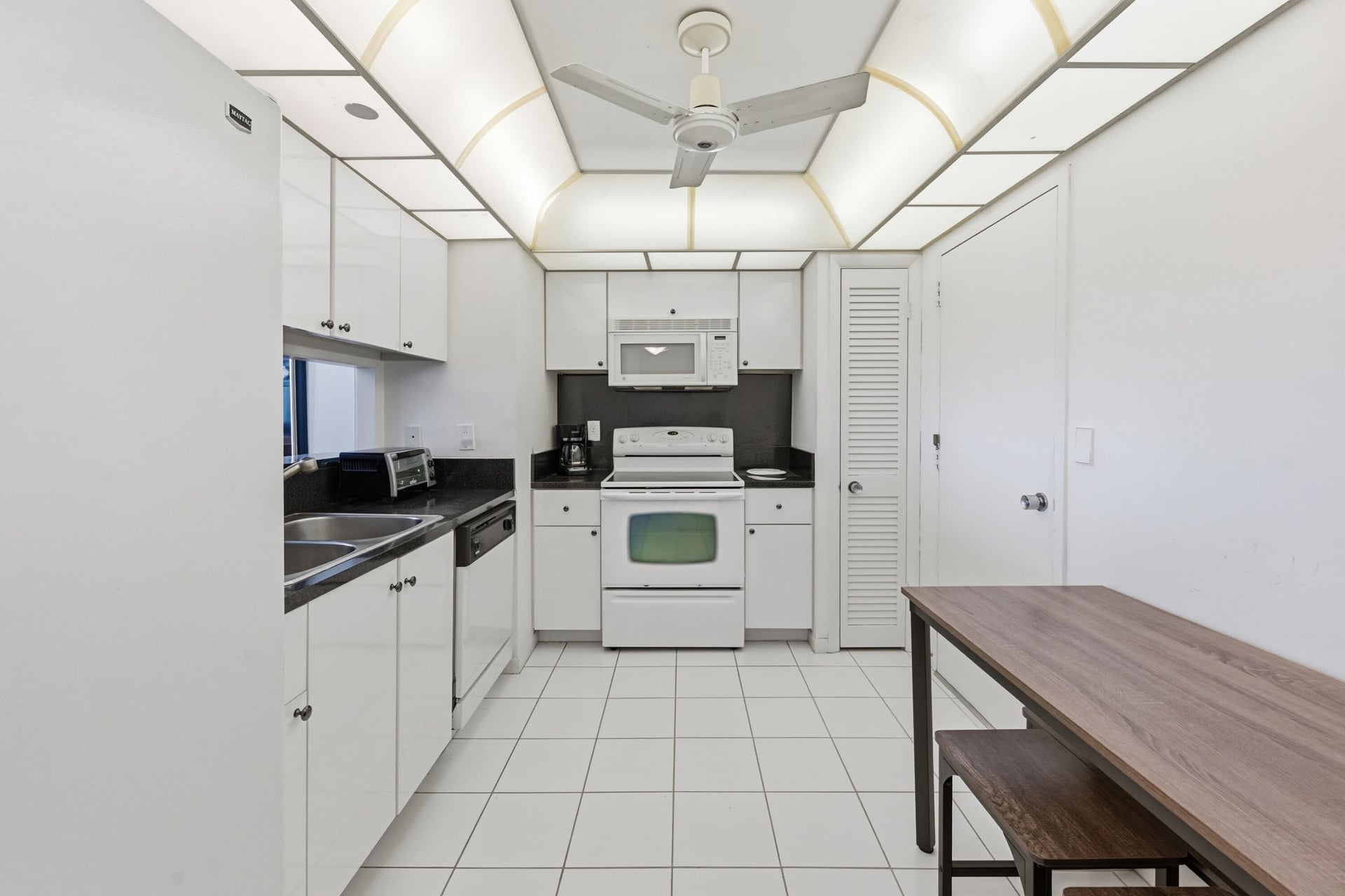 Unit 512 photo 9