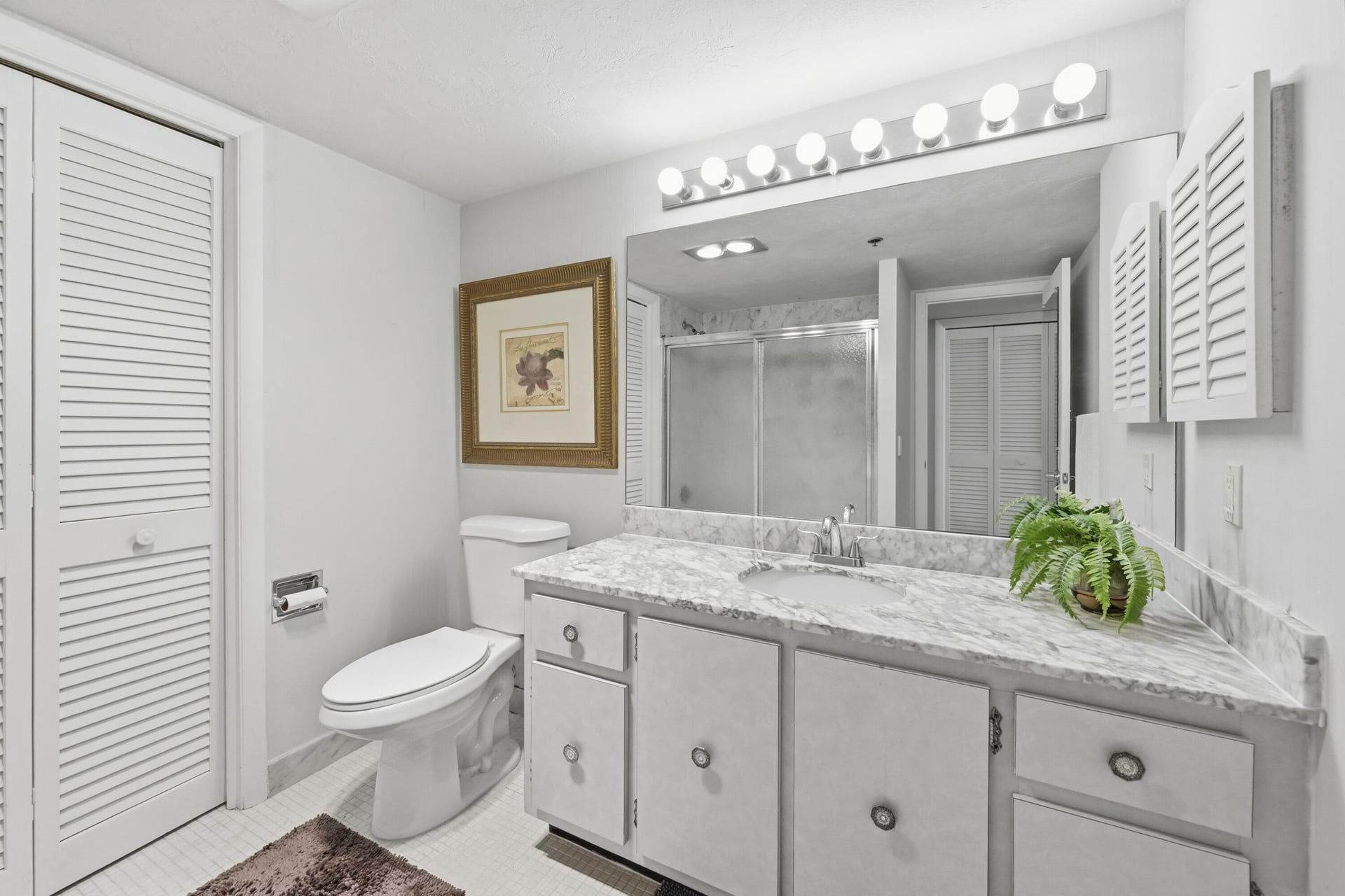 Unit 512 photo 15