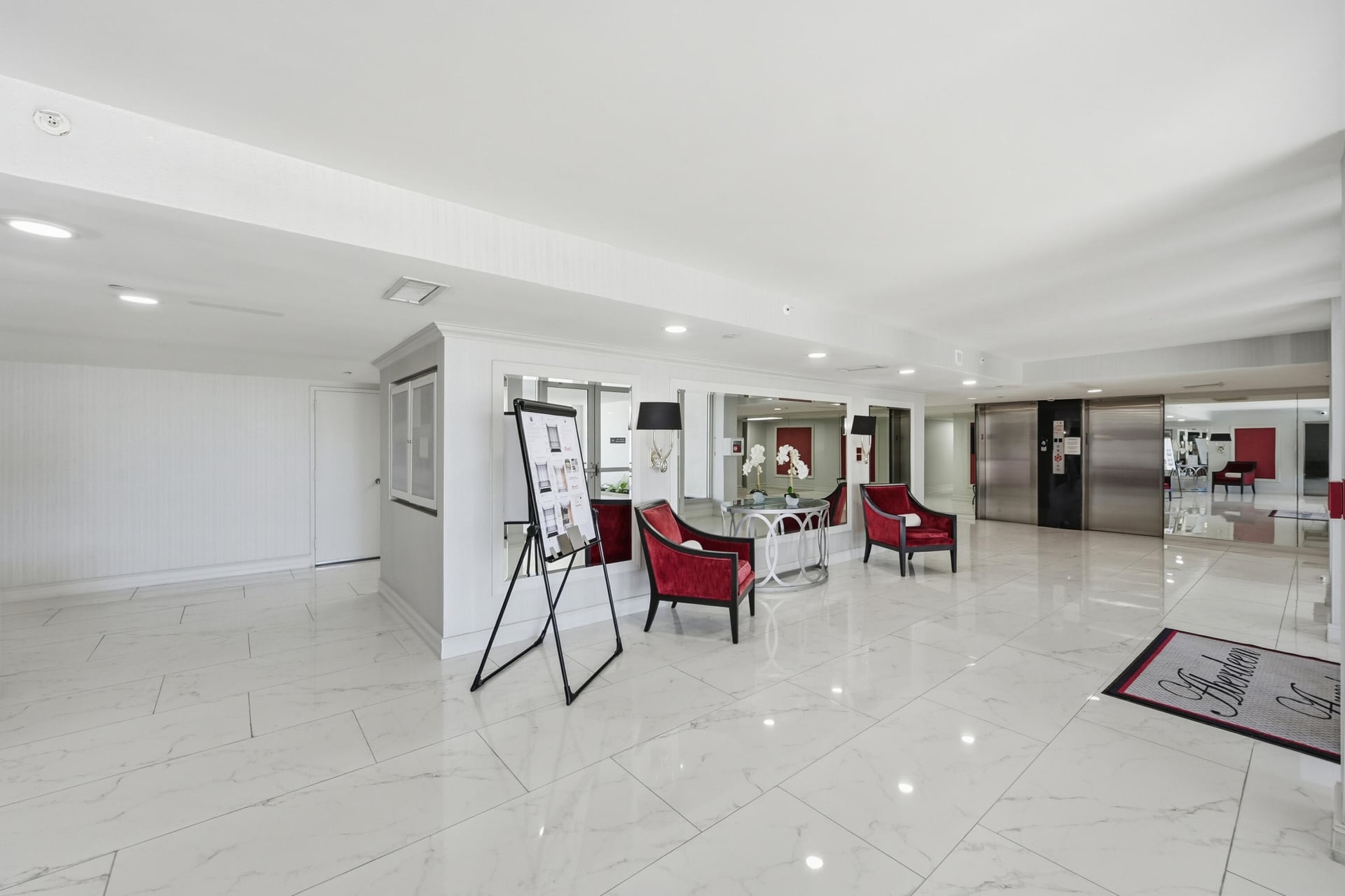 Unit 512 photo 24