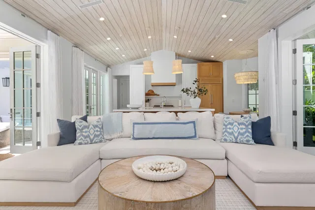 North End Palm Beach Residence photo 17