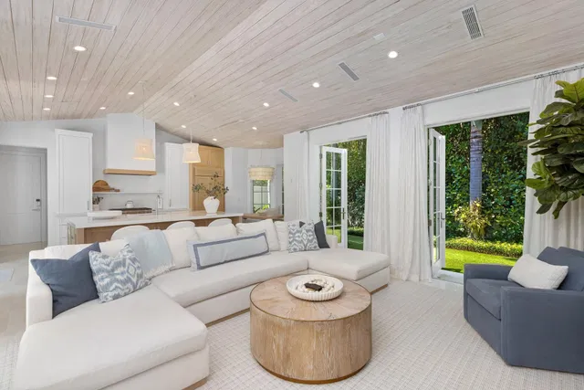 North End Palm Beach Residence photo 18