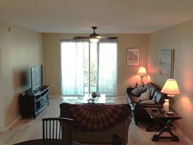 Unit 203 photo 2