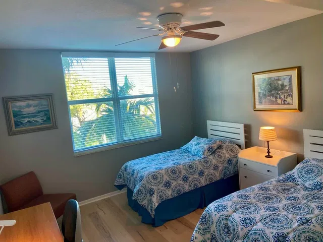 Unit 203 photo 14