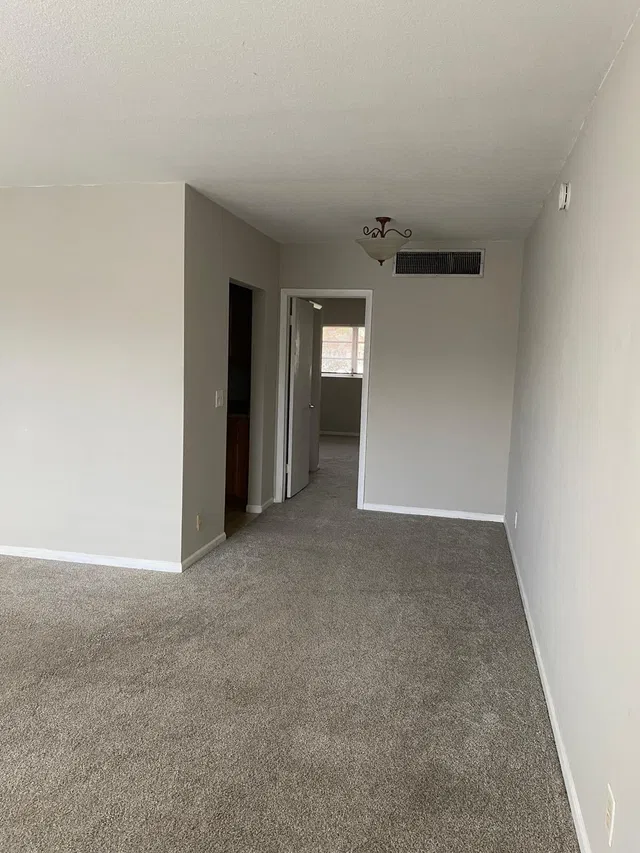 Unit 19 photo 7