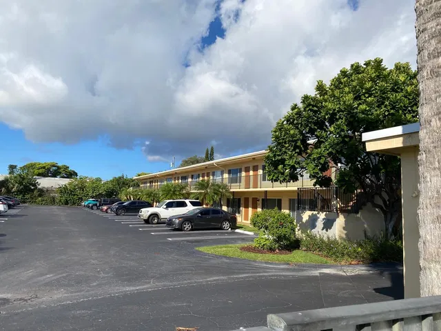 Unit 19 photo 16