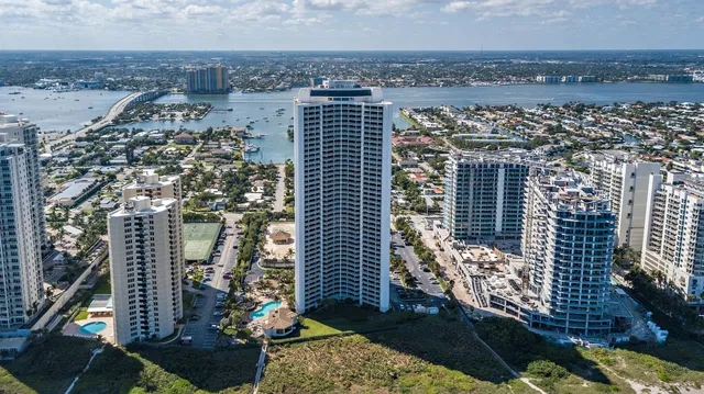 Tiara Singer Island Unit 32e photo 11