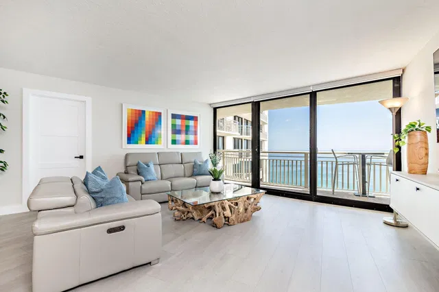 Tiara Singer Island Unit 32e photo 15