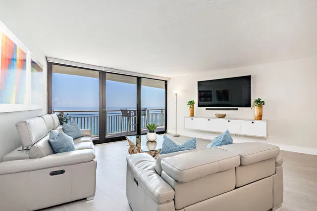 Tiara Singer Island Unit 32e photo 16