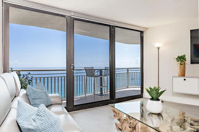Tiara Singer Island Unit 32e photo 17