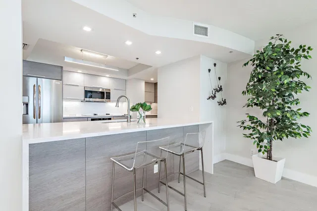 Tiara Singer Island Unit 32e photo 21