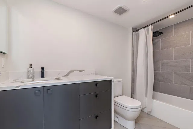 Tiara Singer Island Unit 32e photo 28