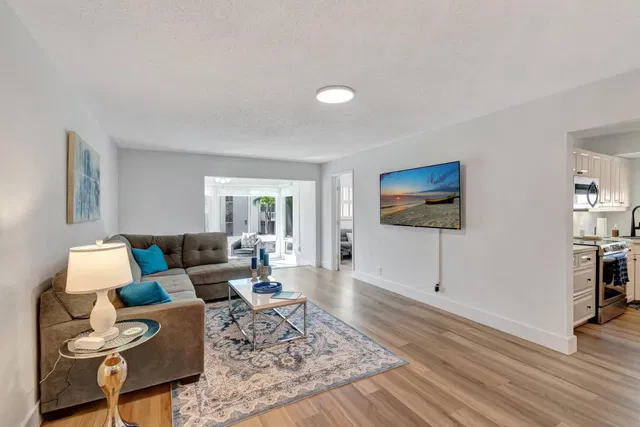  Unit 204 photo 12
