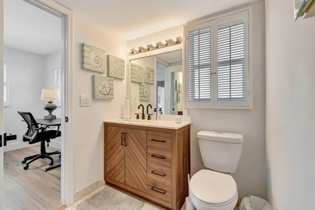  Unit 204 photo 31