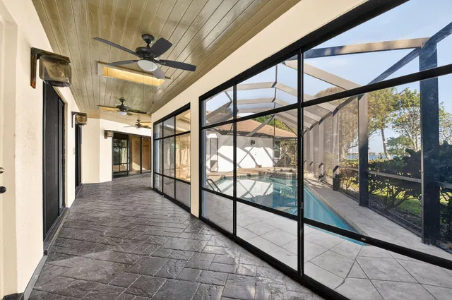 West Palm Beach Residence photo 35