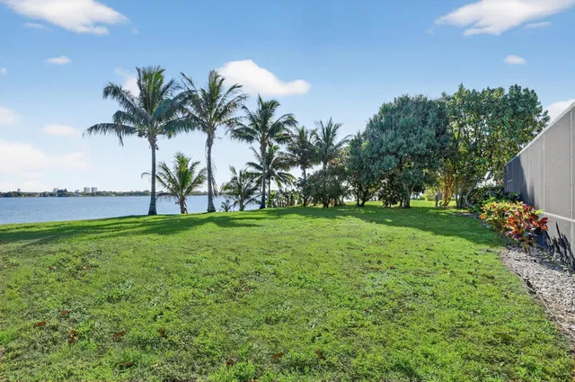 West Palm Beach Residence photo 38