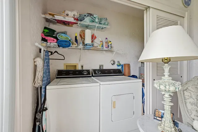 Unit F photo 27