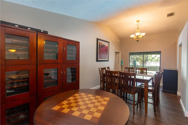 Residence photo 8