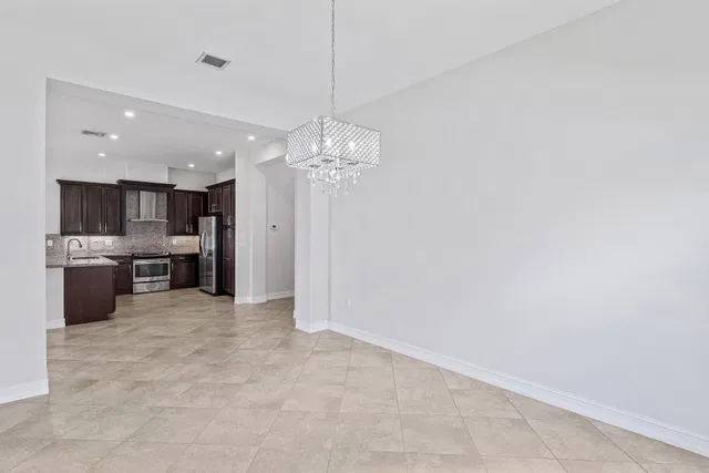  Residence photo 16