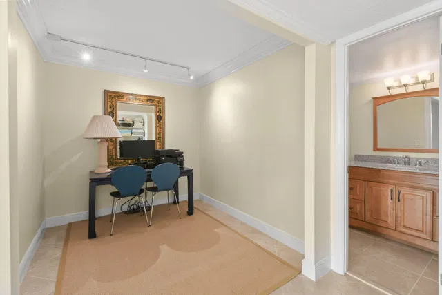  Unit 2090 photo 17