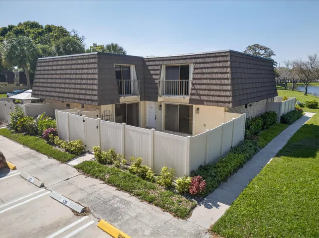 Residence photo 3