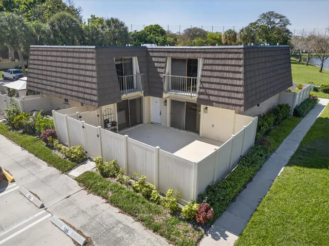 Residence photo 4