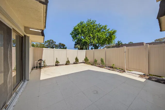 Residence photo 22