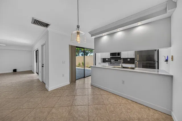 Residence photo 34