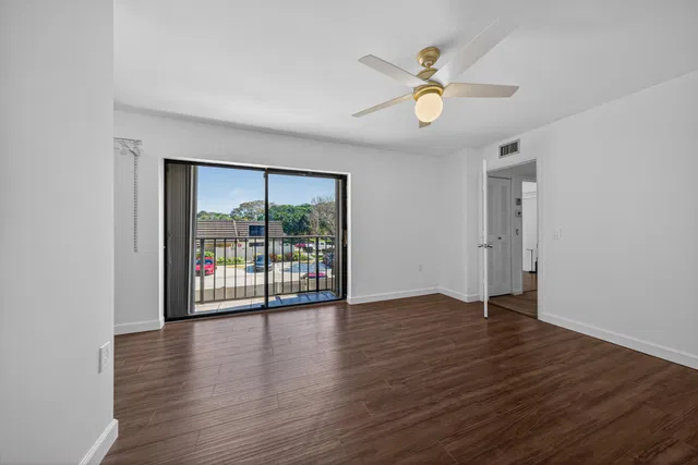 Residence photo 53