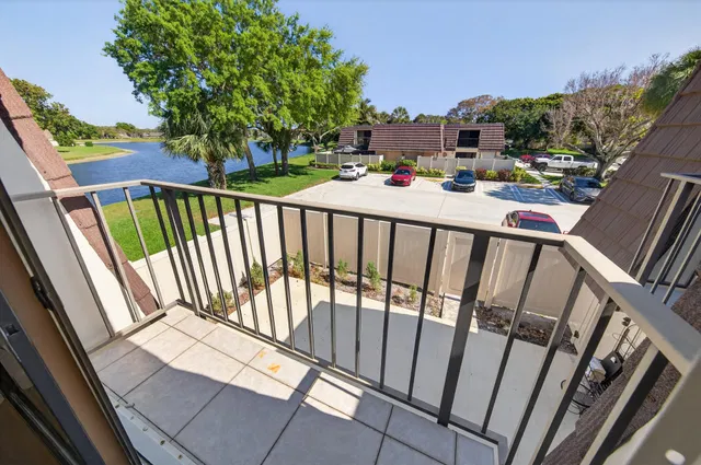 Residence photo 57