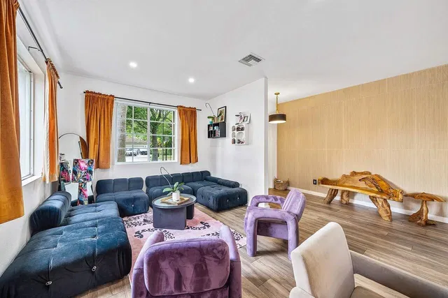 Residence photo 5