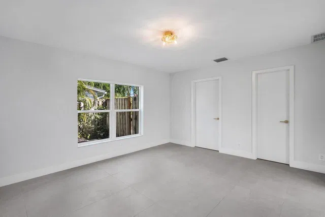 Residence photo 16