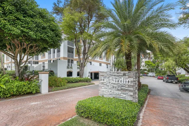 Boca Grove Unit 302 photo 2