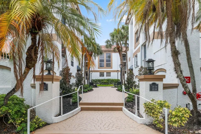 Boca Grove Unit 302 photo 4