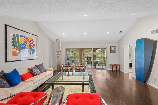 Boca Grove Unit 302 photo 9