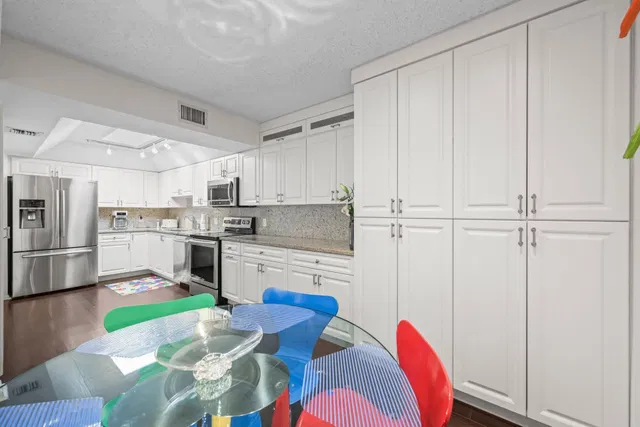 Boca Grove Unit 302 photo 18