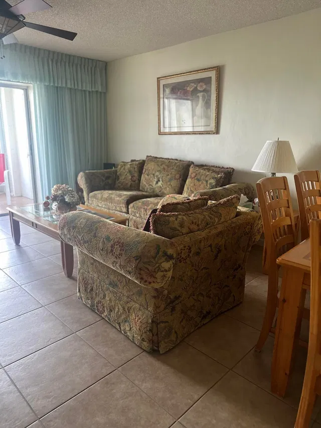  Unit 304 photo 6
