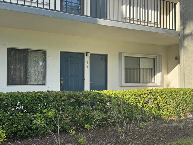  Unit 106 photo 6