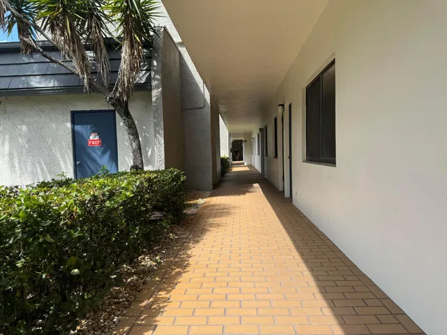  Unit 106 photo 8