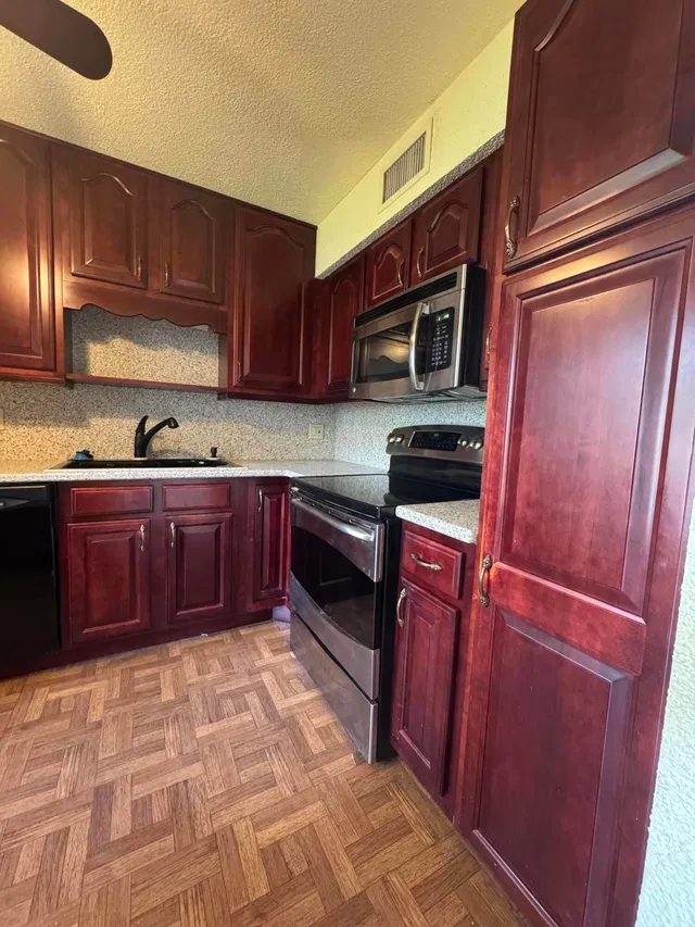  Unit 106 photo 11