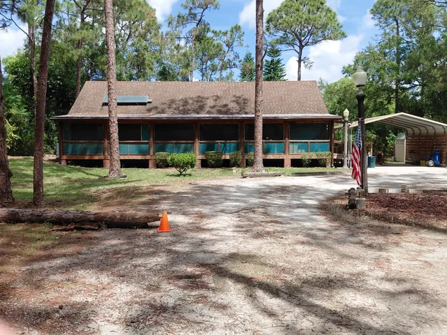 Residence photo 2