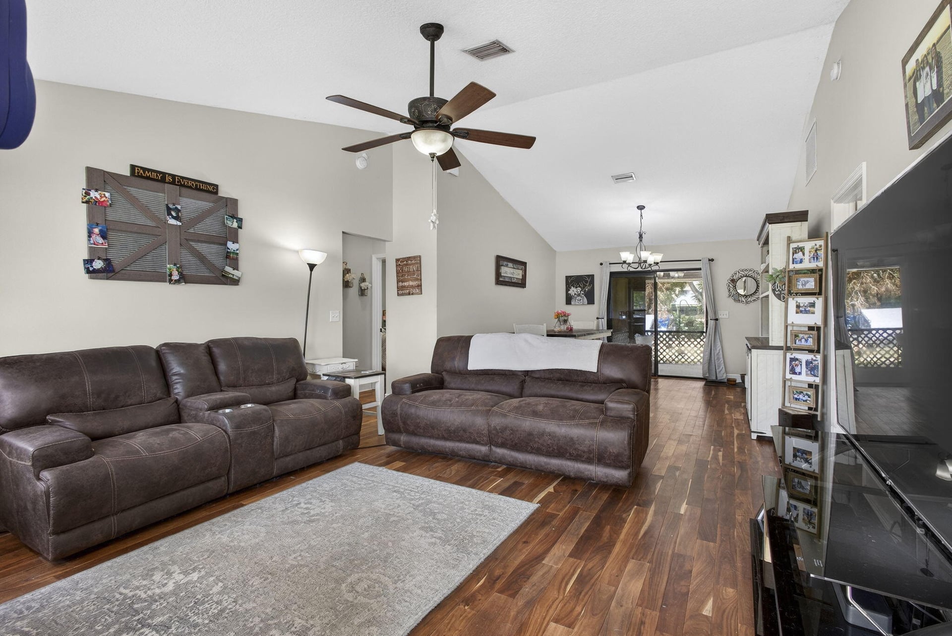 Residence photo 12