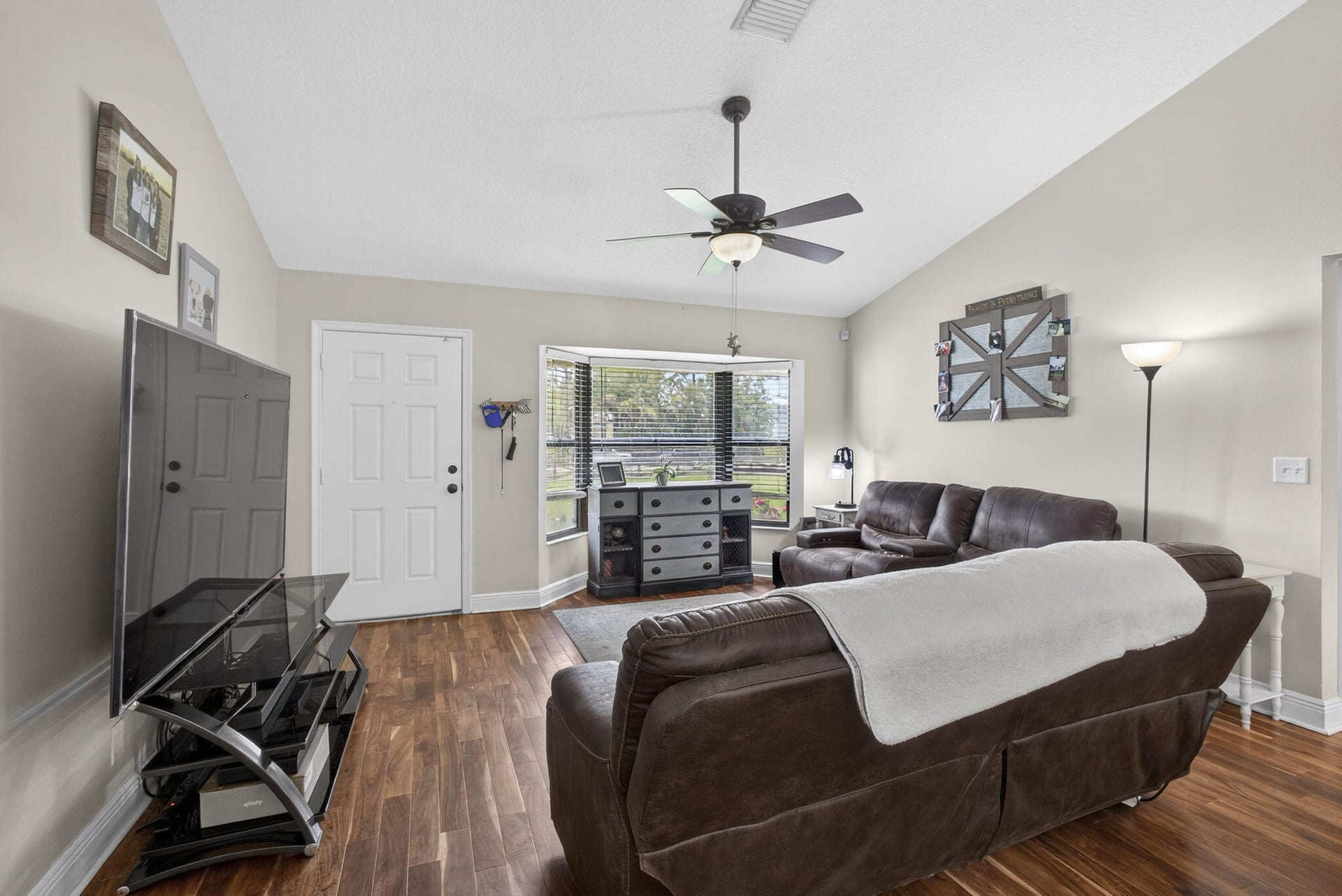 Residence photo 16