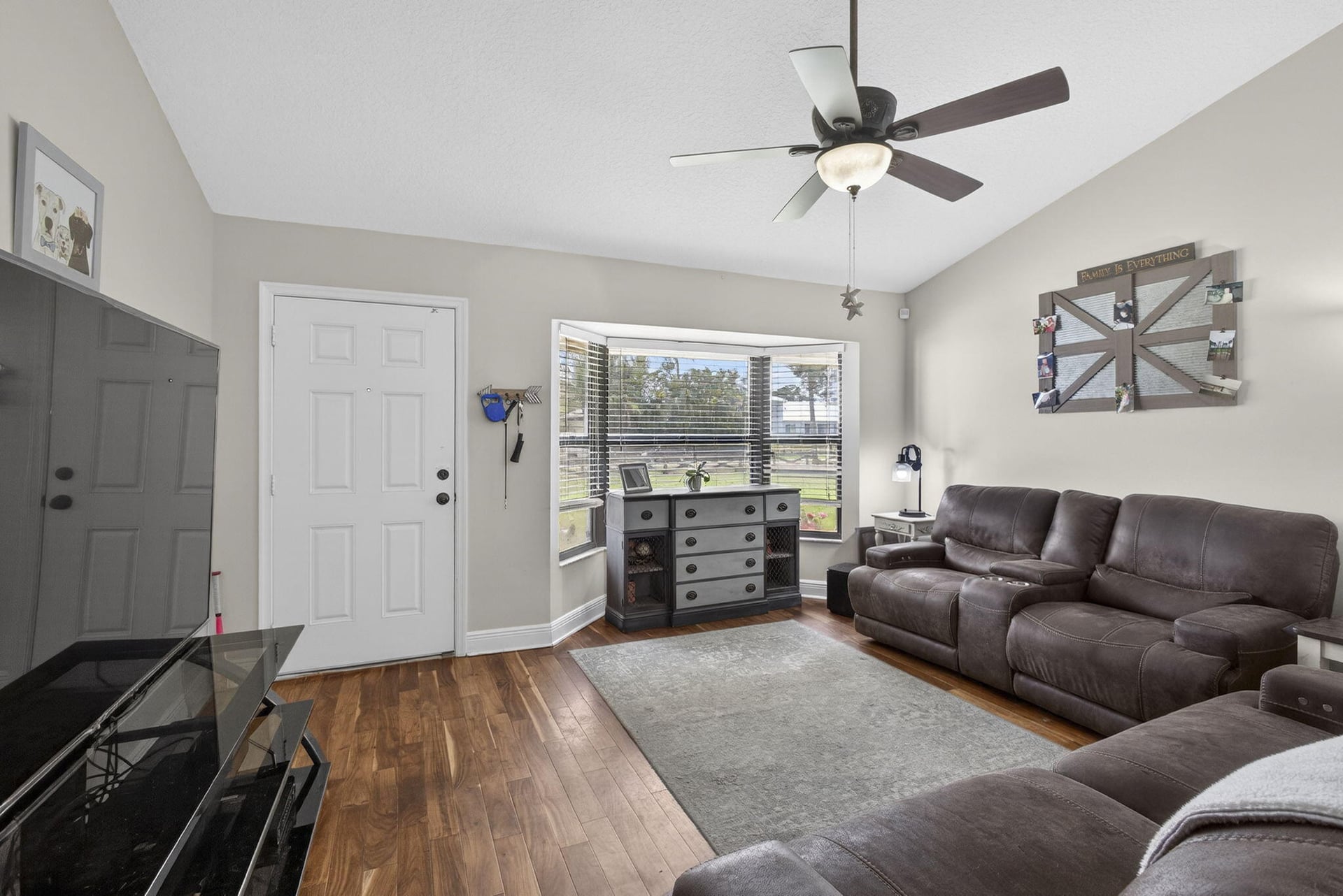 Residence photo 17