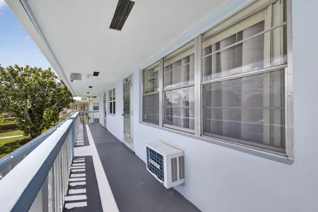  Residence photo 7