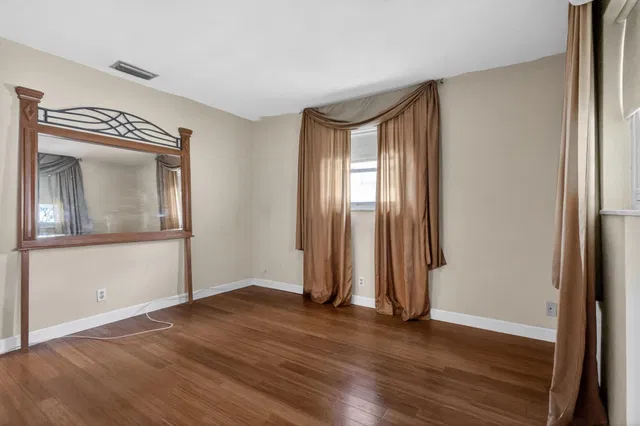  Residence photo 24