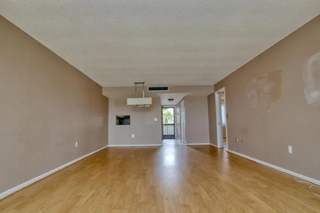  Unit 204 photo 5
